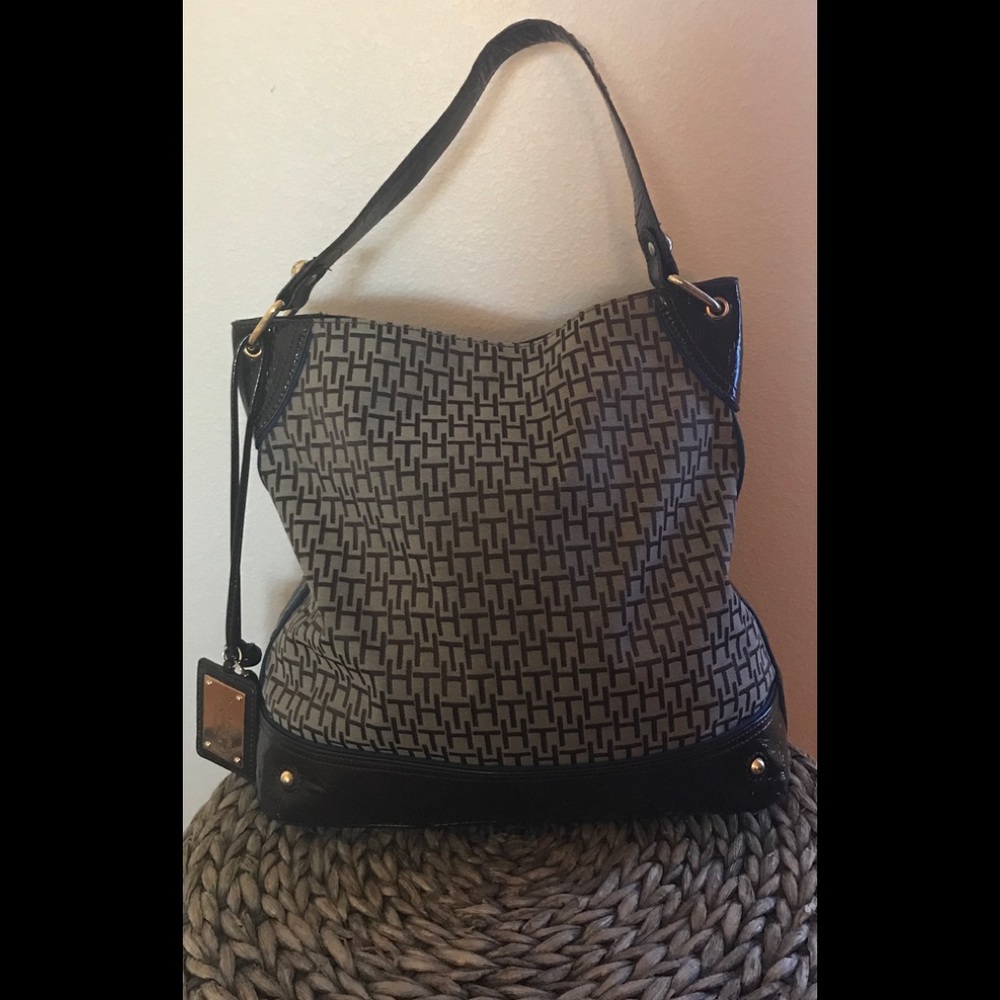 Tommy Hilfiger Bucket Purse